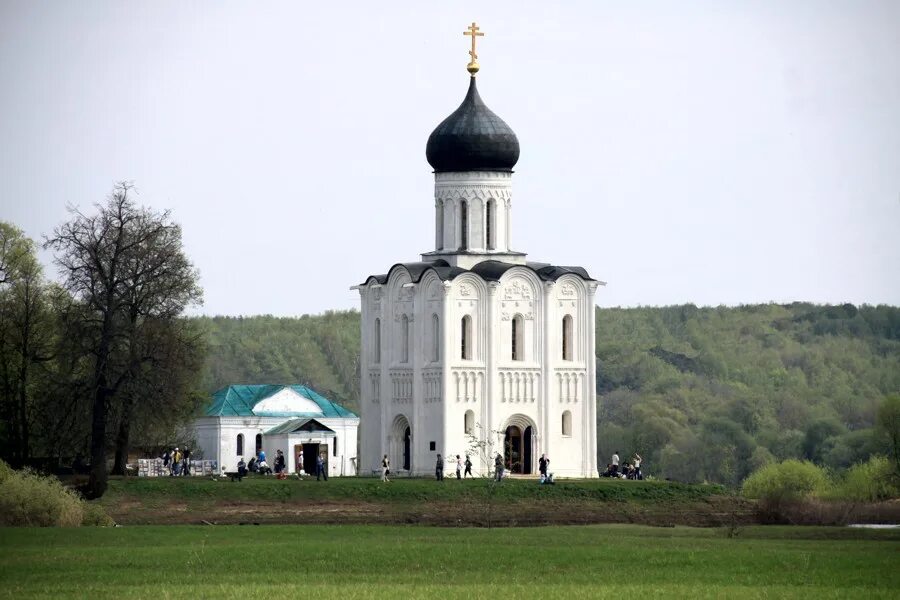 Храм Андрея Боголюбского Покрова на Нерли. Покрова-на-Нерли, Боголюбово, 1165.. В каком веке построили церковь покрова