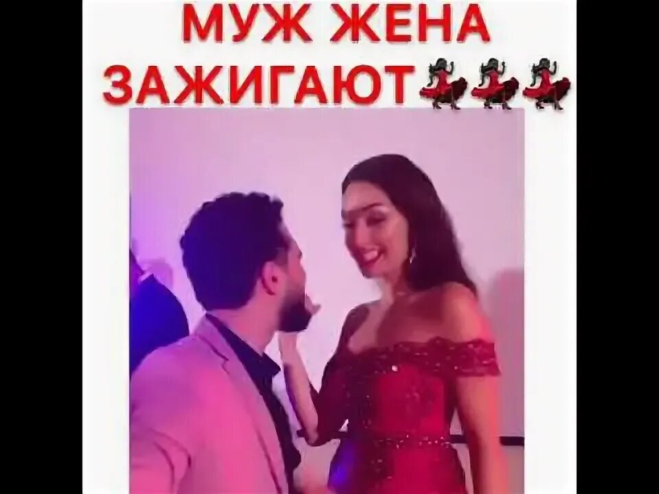 Жена одевается на корпоратив. Жена танцует для мужа. Аргентинское танго в буэнос айресе. Старики в клубе. Жена танцует для мужа.