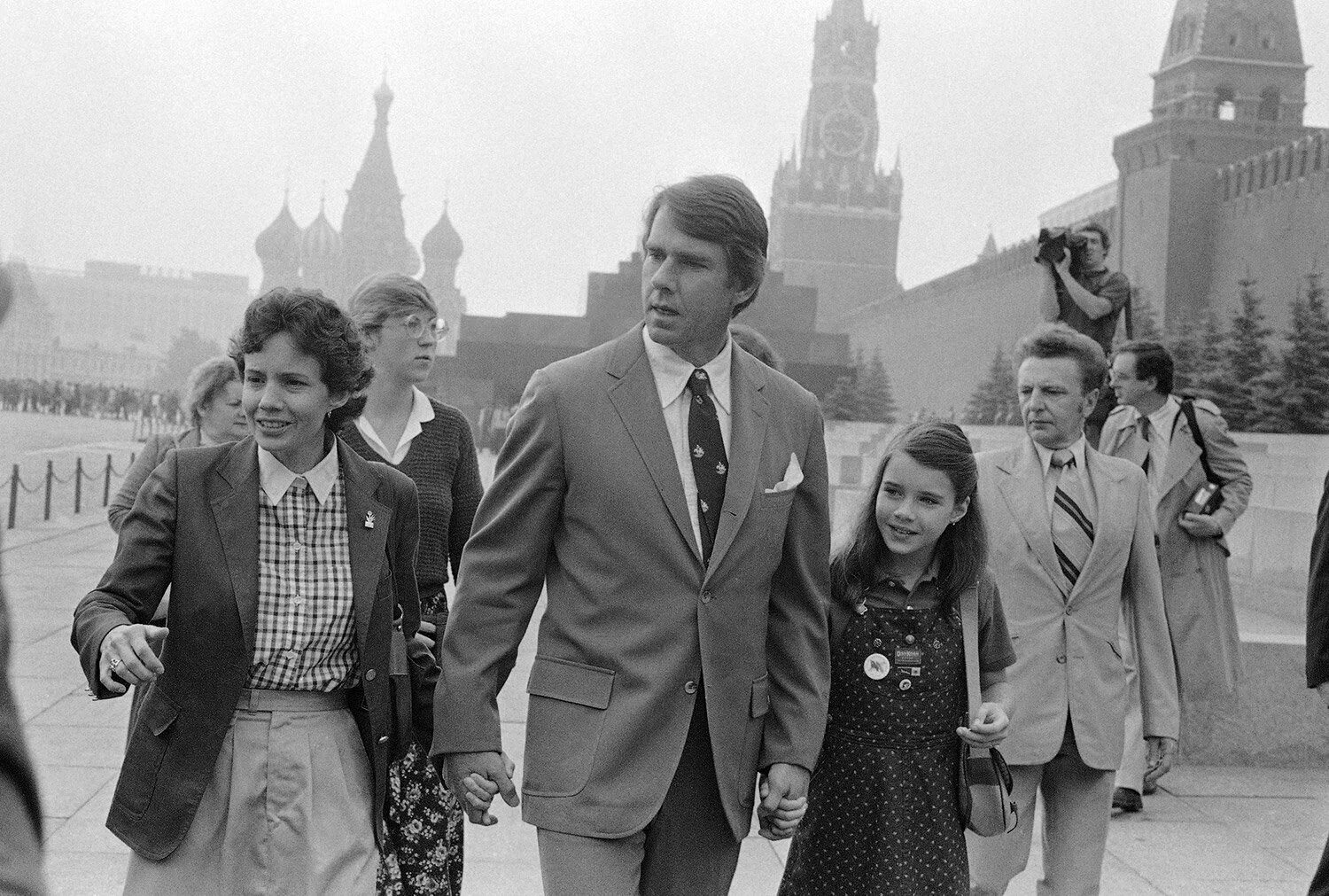 Приезд в ссср. Саманта Смит. Саманта Смит 1983. Саманта Смит американская девочка. Саманта Смит с родителями.