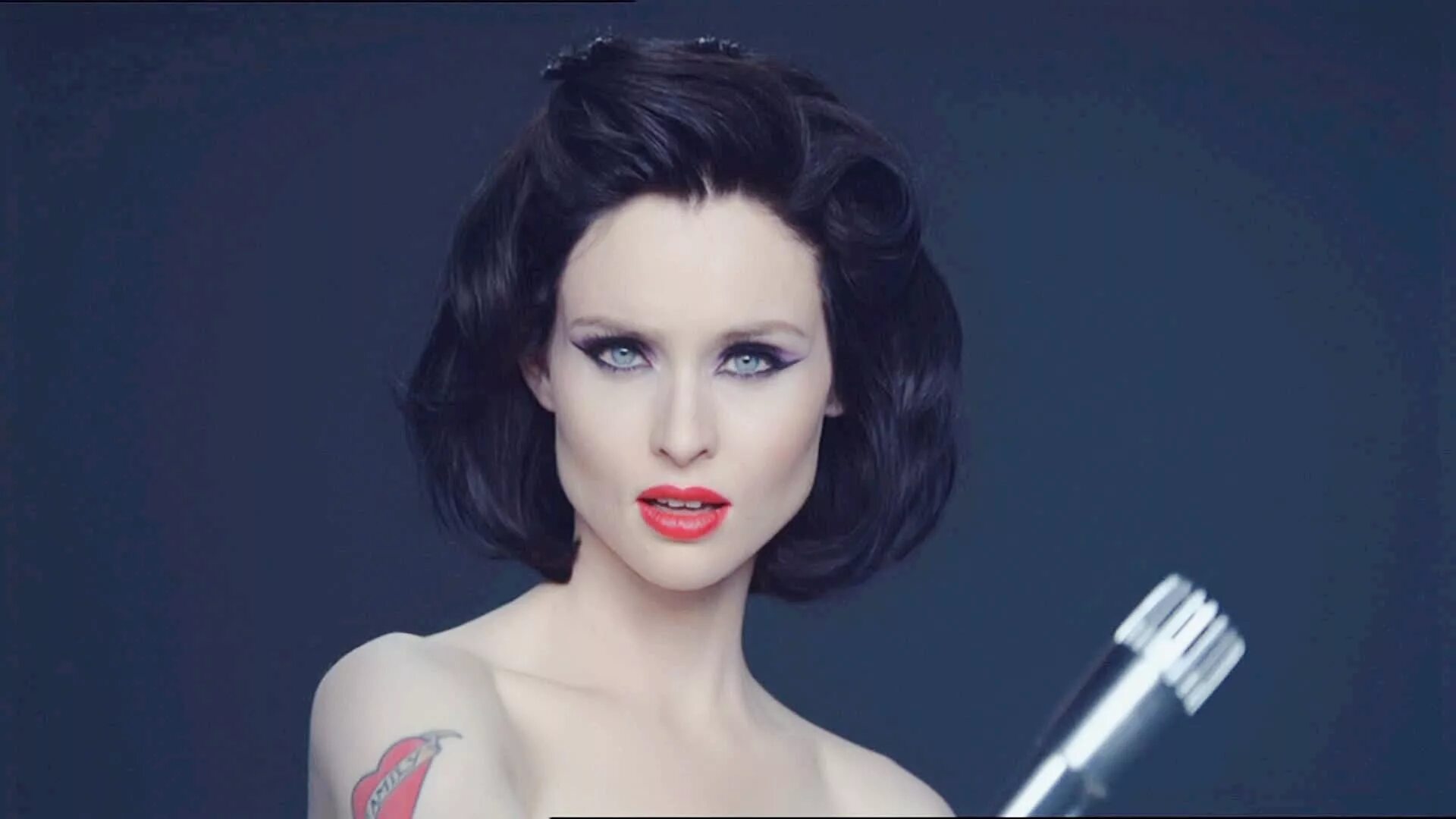 Софи эллис-бекстор 2010 heartbreak. Heartbreak made me a dancer. Sophie ellis bextor heartbreak. Софи эллис танцор. Freemasons, sophie ellis-bextor.