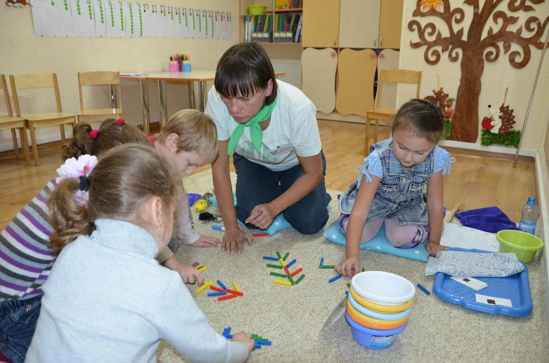 Социально коммуникативное занятие в старшей группе. Дети на занятии в ДОУ. Занятие в подготовительной группе. Занятие в ДОУ подготовительная группа. Занятия в ДОУ старшая группа.