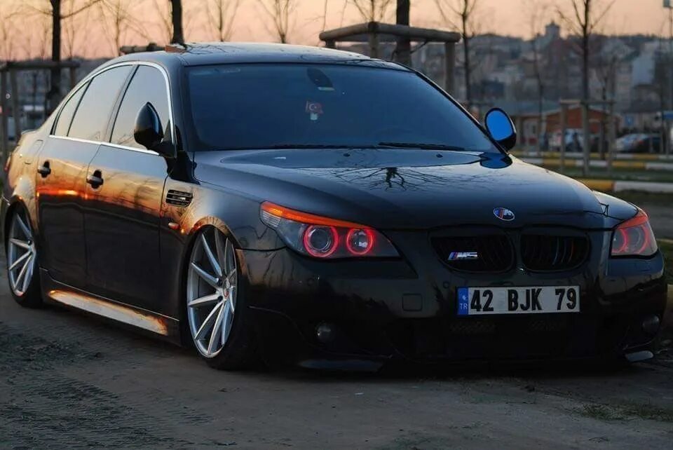 БМВ м5 е60. БМВ эм 5 е 60. BMW m5 e60. БМВ м5 е60 черная. Е60 видео