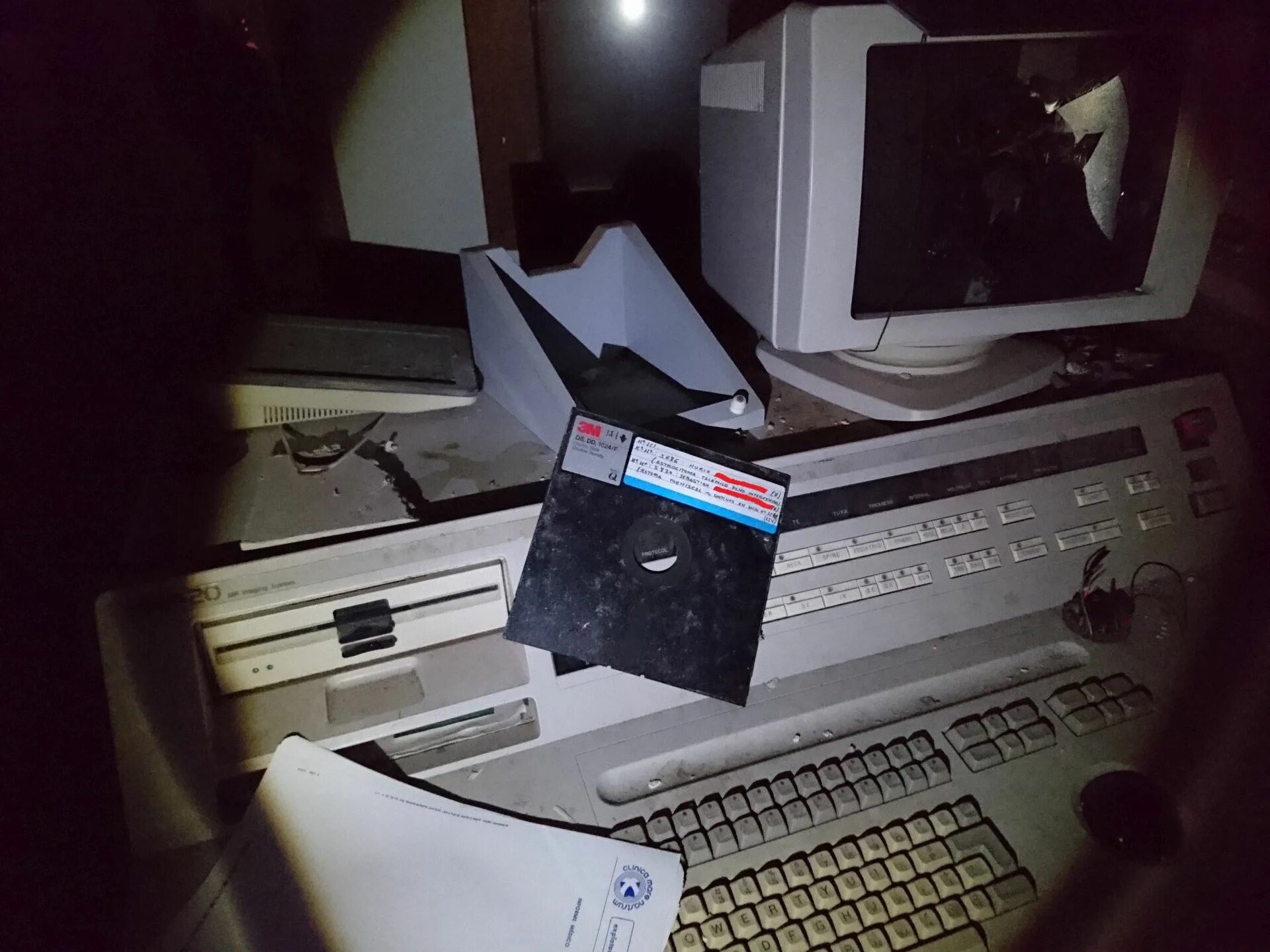 Дискета. Дискета фото. Компьютерные игры 70 годов на дискете. Cyberpunk floppy Disk. Control old