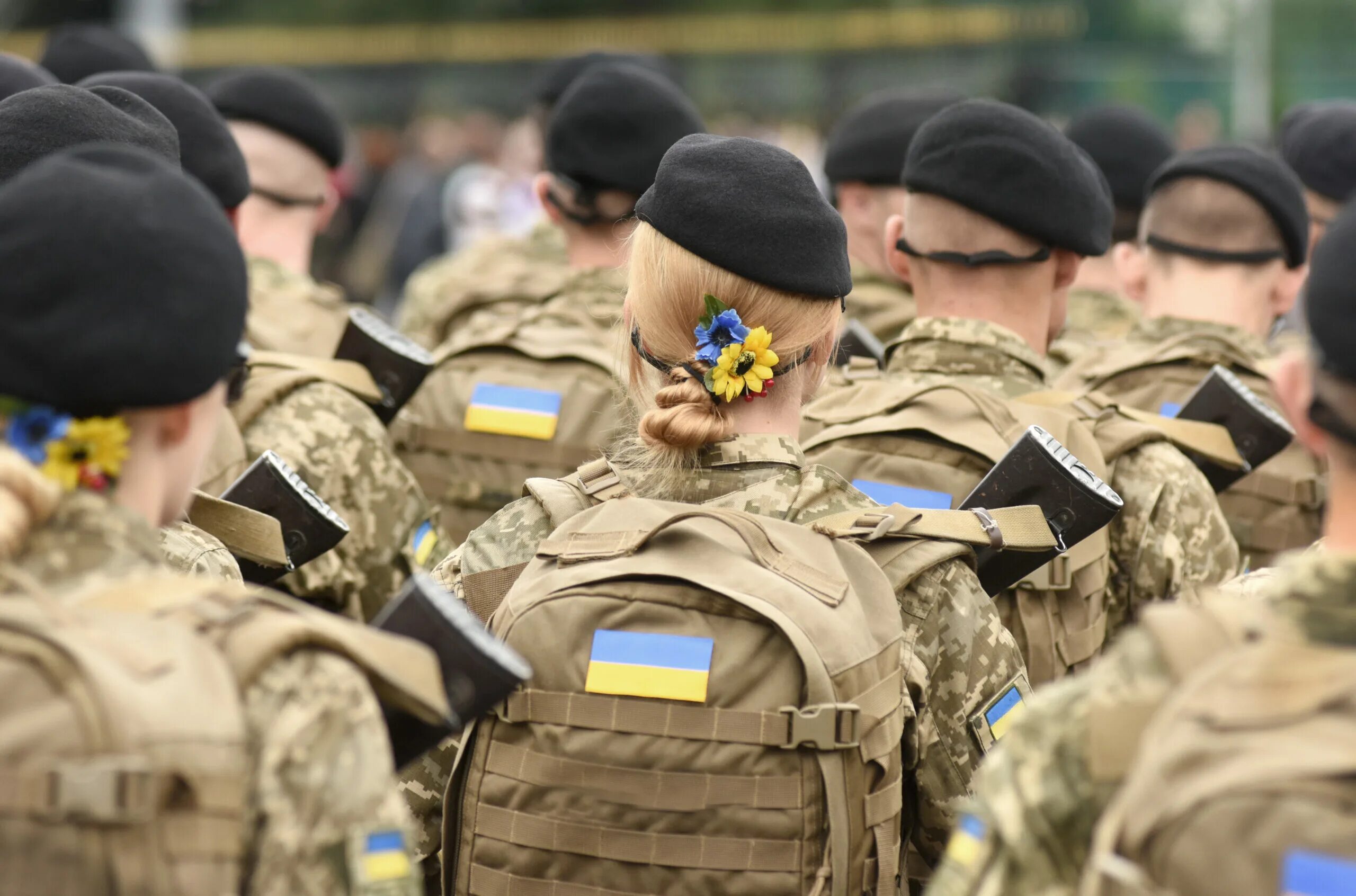 Мобилизованный украинец. Роксолана Пидласа. Армия Украины. Мобилизация на Украине. Украинские войска.
