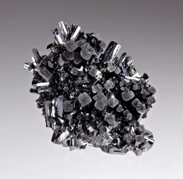 Манганит минерал. Manganite 2203. Горы Гарц манганит.