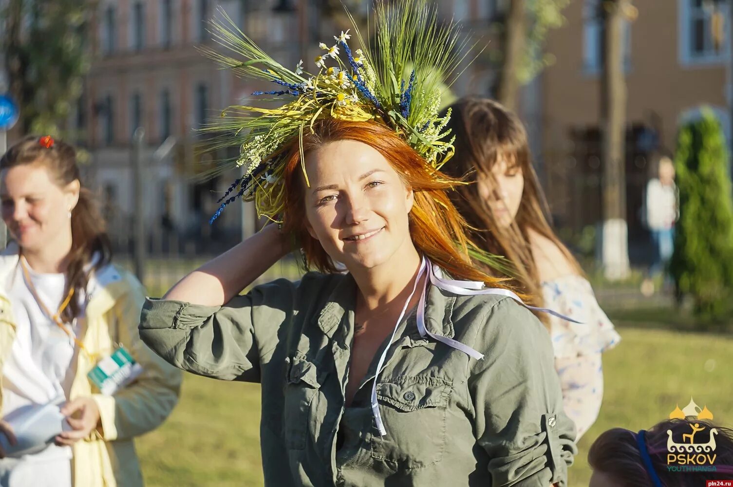 Работа в пскове для женщин. Работа в пскове для женщин. Псков молодежь. Работа псков вакансии. Парикмахерская елена салават.