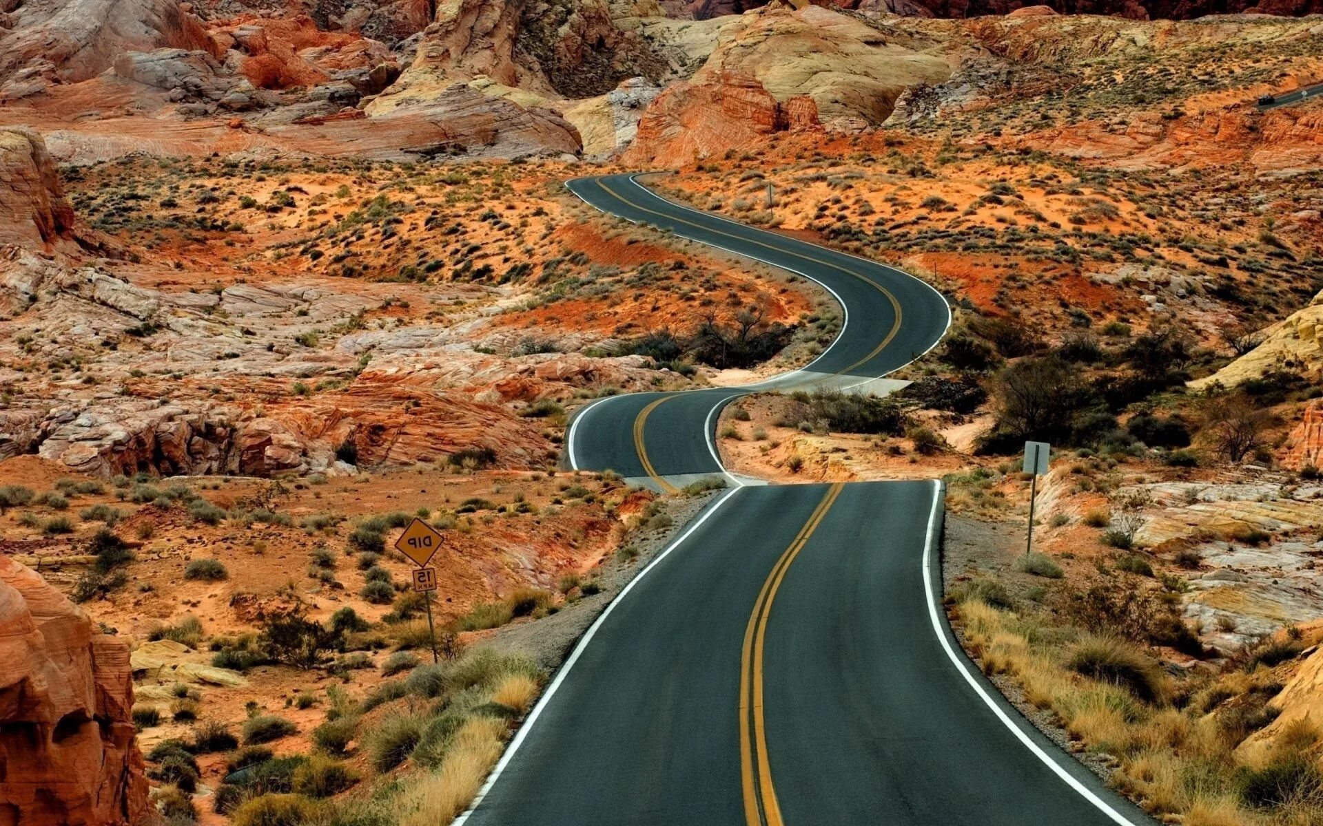 Шоссе номер 13. Горы США Колорадо серпантин. США Горная пустынная дорога. Долина пустынная трасса Америка. США пустыня Невада.
