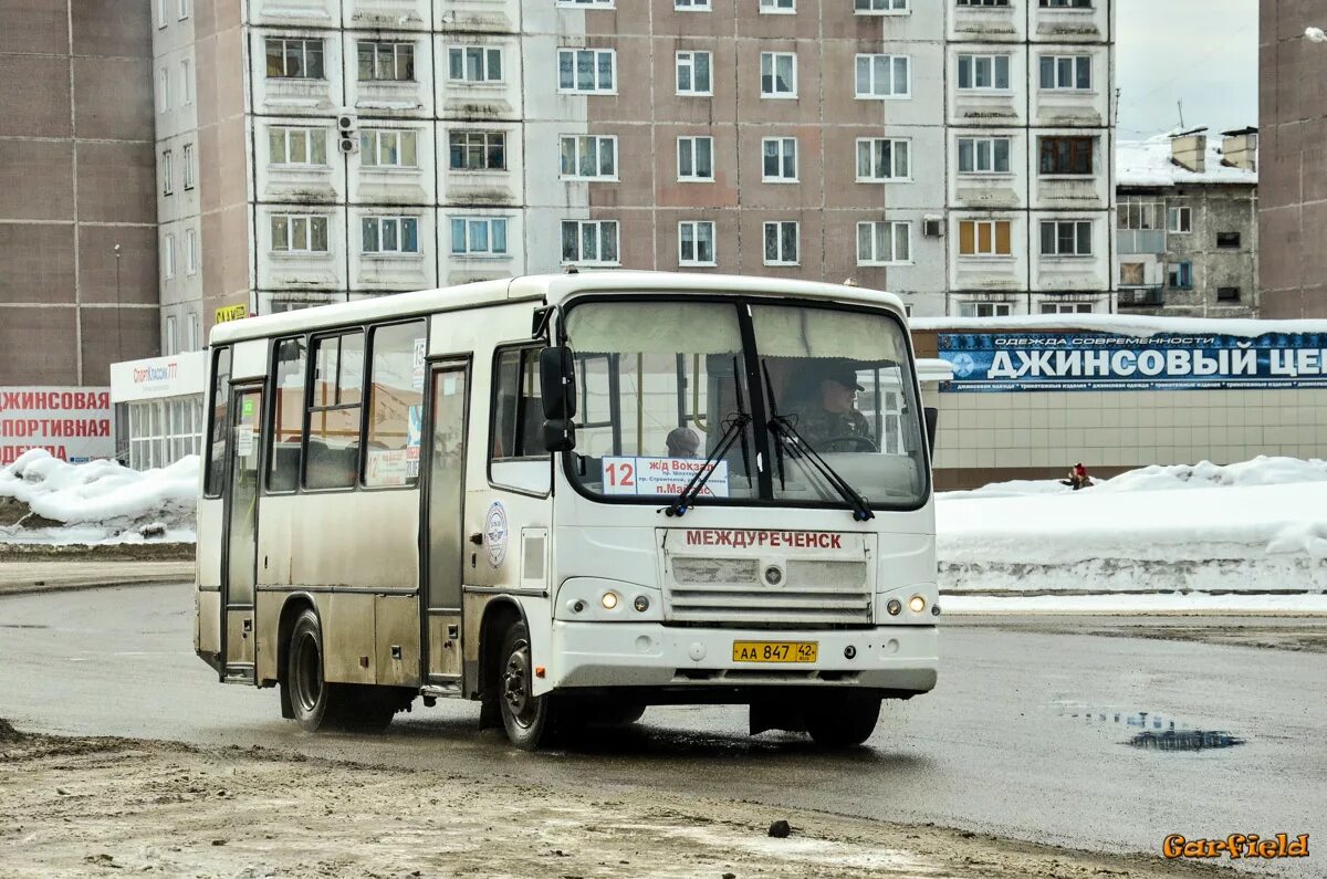 Частник автобусы междуреченске. ПАЗ 320402-03. ПАЗ 320402-04. Автобус ПАЗ Междуреченск. Автовокзал Междуреченск.