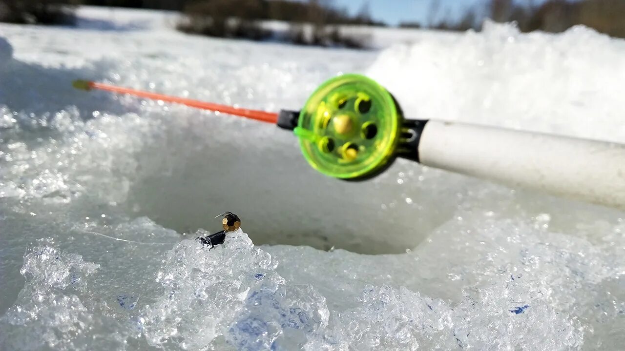 Ловля со льда видео. Безмотылка 2022 март. Рыбалка на льду. Рыбалка первый лёд 2022 зимняя рыбалка. Рыбалка со льда 2021.