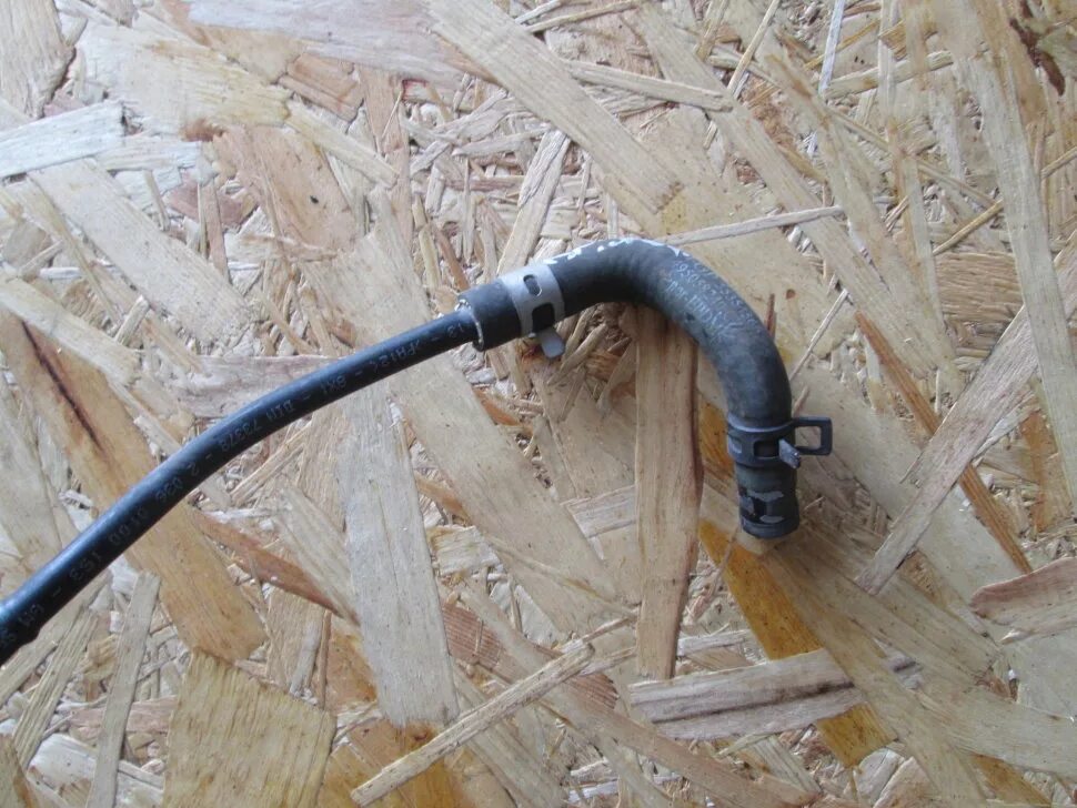 4. Трубка подогрева дроссельной. Трубка термостата z18xer. General motors 55559352 трубка подогрева дроссельной заслонки. Трубка подогрева дроссельной.