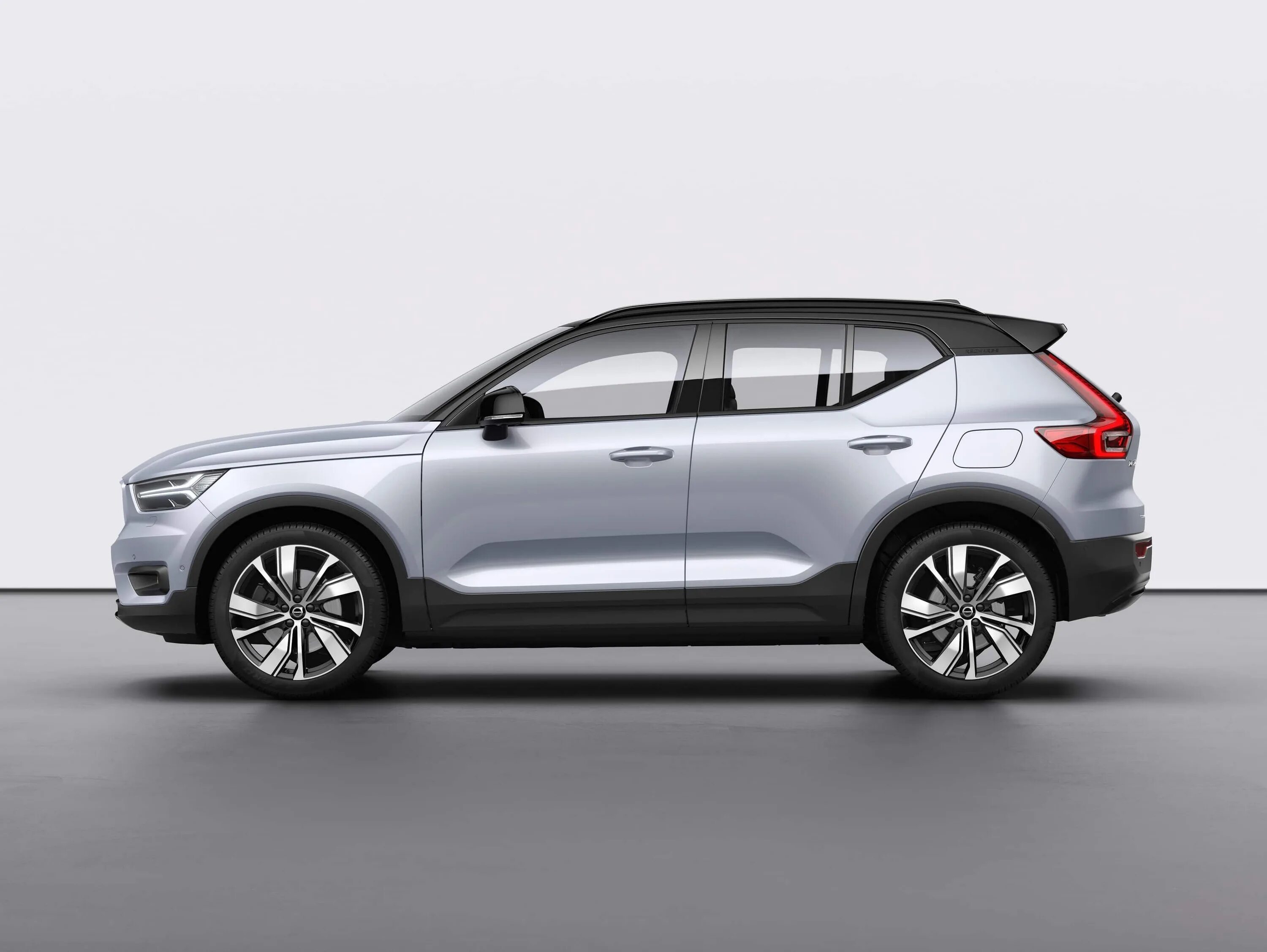 Сх 40. Volvo xc40 2022. Volvo кроссовер xc40. Volvo xc40 2021. Volvo 40 xc40.