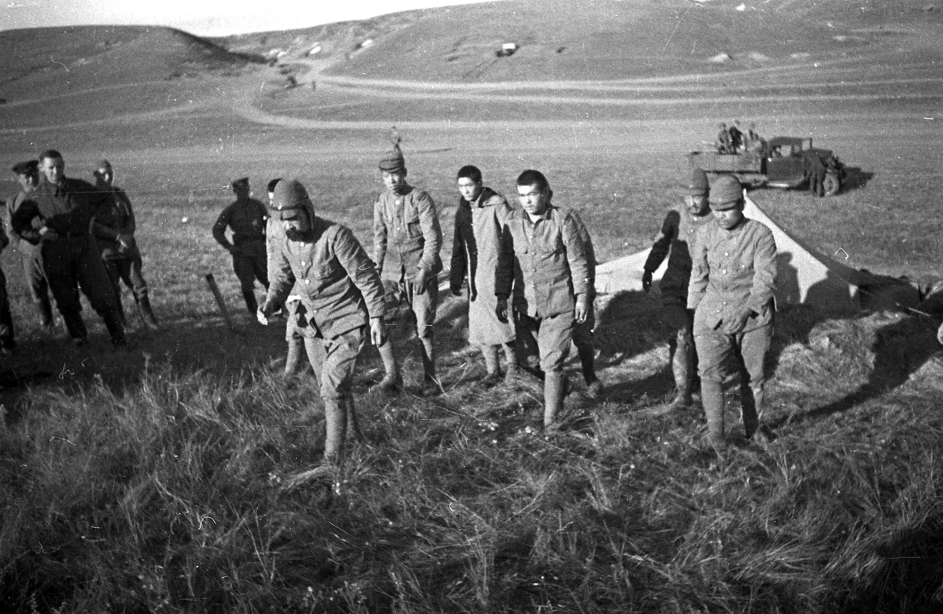 Монголия река халхин гол. Японские солдаты Халхин-гол. Пленные японцы на Халхин-голе. Пленные японцы 1939 Халхин-гол. Солдаты Монголии Халхин-гол.