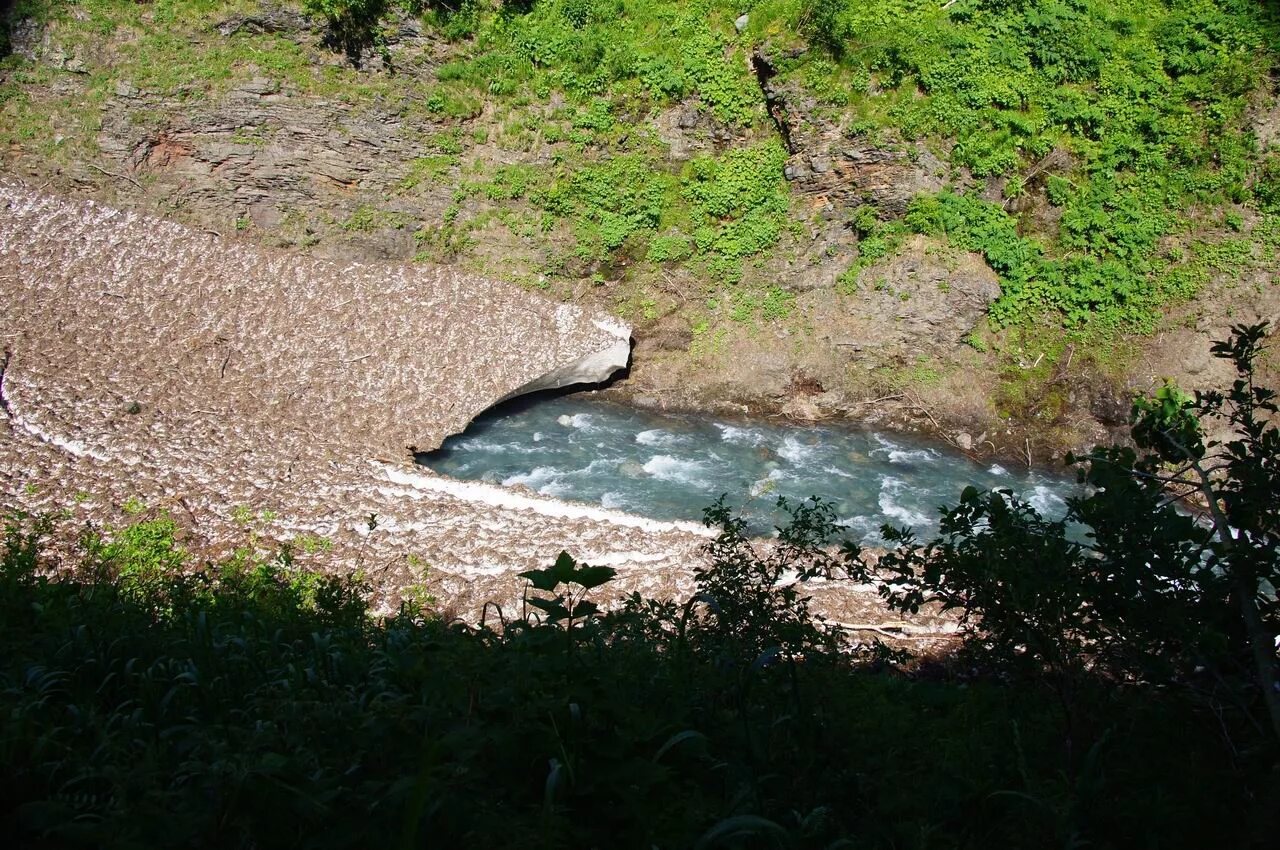 Ацангуара Абхазия. Парк Ацангуара Абхазия. Река Уруштен. Сашина щель река. Трещина река