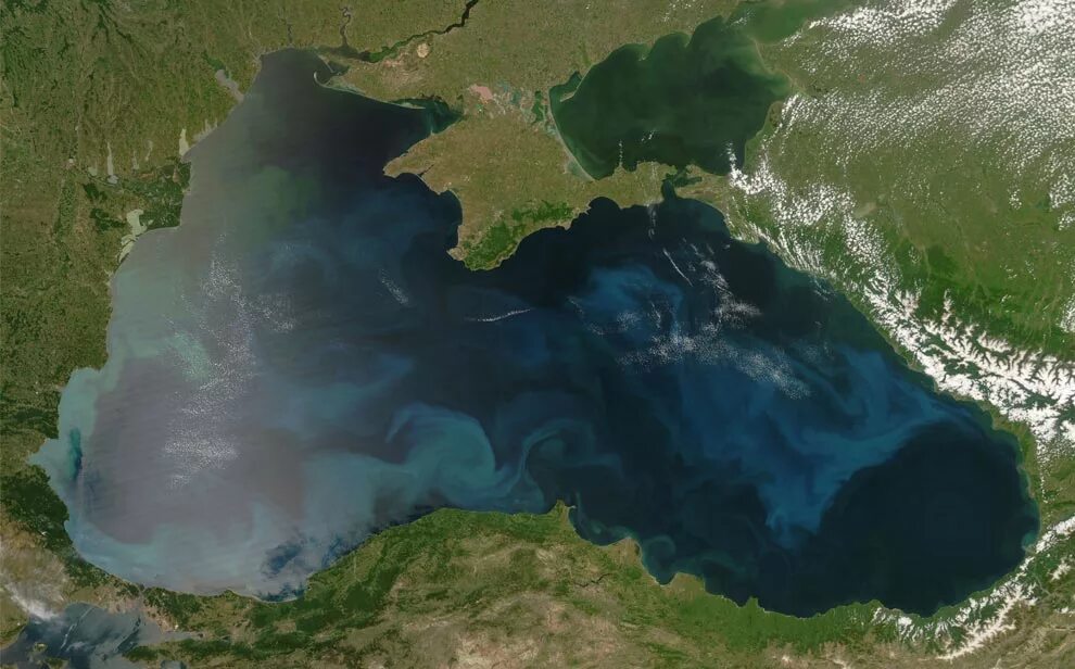 Черное море со стороны россии. Рельеф дна черного моря без воды. Черное море со спутника. Каспийское море и черное море. Каспийское море спутниковый снимок.