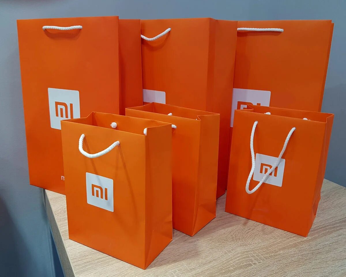 Голосовые пакеты. Пакет Xiaomi. Ксиаоми упаковка. Фирменный пакет Xiaomi. Xiaomi пакетик.