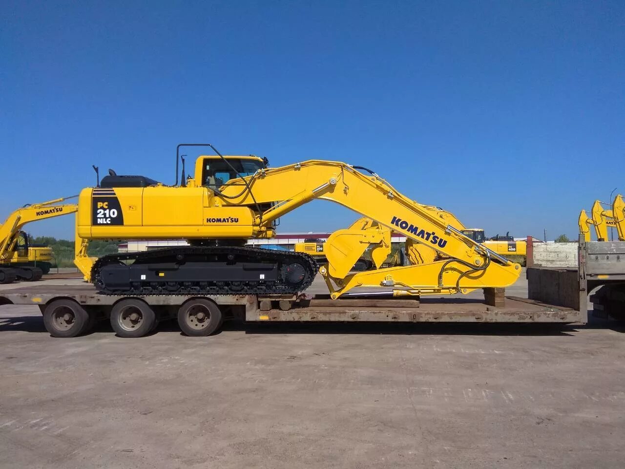 Экскаватор Коматсу pc210. Komatsu PC 210 экскаватор. Komatsu pc210nlc-8. Экскаватор Komatsu pc210nlc-8. Доставка экскаватора