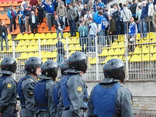 Полиция на стадионе. Охрана на стадионе. Полиция на футбольном матче. Соблюдение общественного порядка на стадионе. Полиция стадион