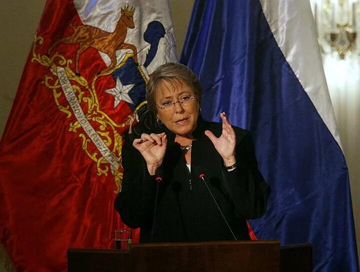 В какой стране женщина стала президентом. Министр обороны Чили. Женщины в чилийском правительстве.