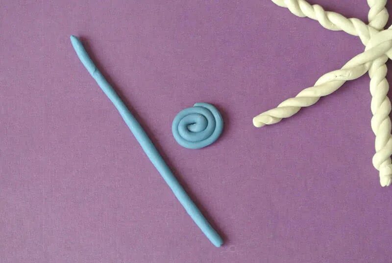 лепка снежинка средняя группа. снежинка из пластилиновых жгутиков. лепим снежинку из пластилина. как слепить снежинку из пластилина. поделка снежинка из пластилина.