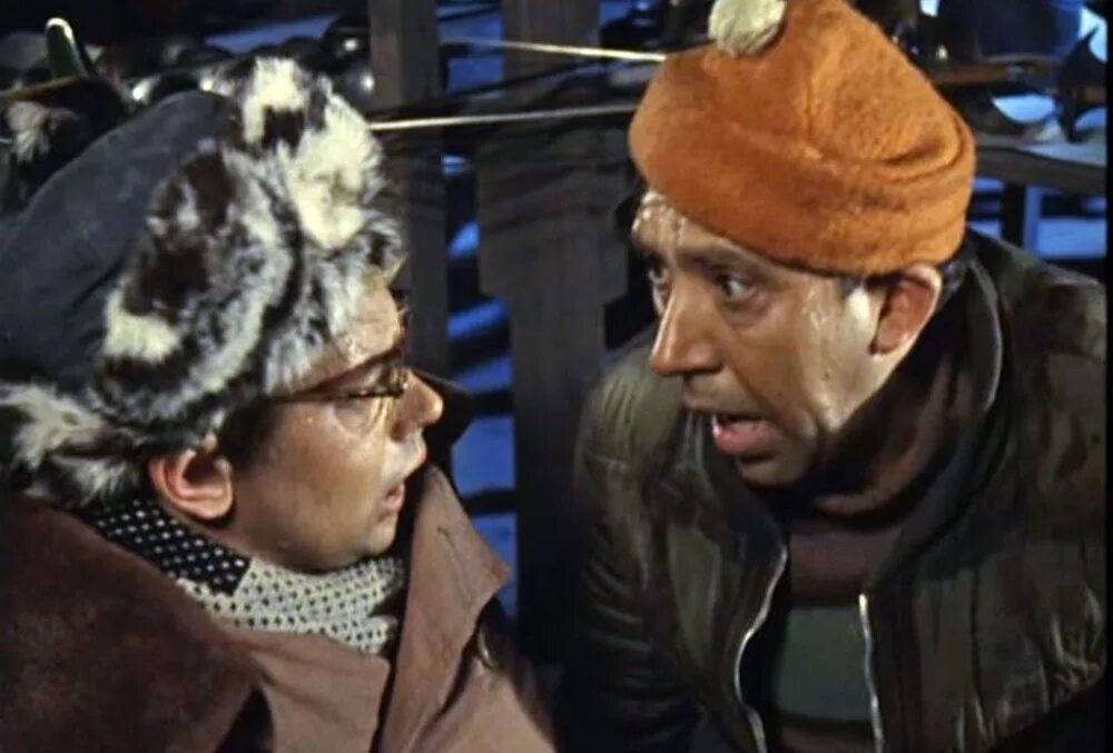 Жена пырьева режиссера. Режиссер кавказской пленницы. Зинуля в комедии гайдая. Зинуля в комедии гайдая. Съемки кавказская пленница 1966.