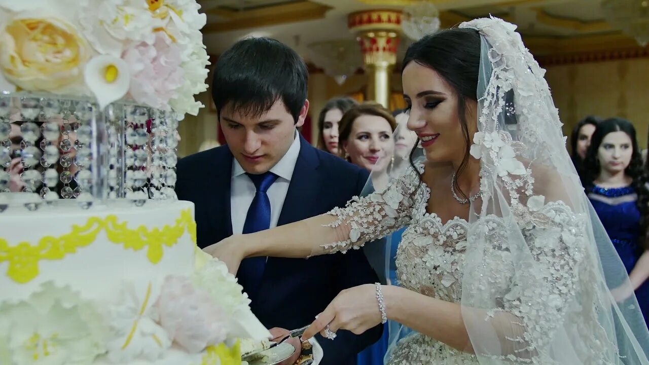 Даргинская свадьба в горах. Банкетный зал эдем маджалис кайтагский. Аварский национальный наряд свадебный. Даргинские свадебные. Губден свадьба.