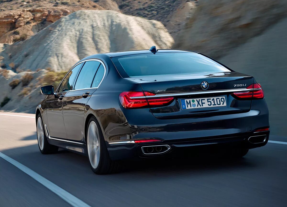 бмв m4 f80. бмв м5 f10. 2 bmw m5. Bmw 720i. беха м7.