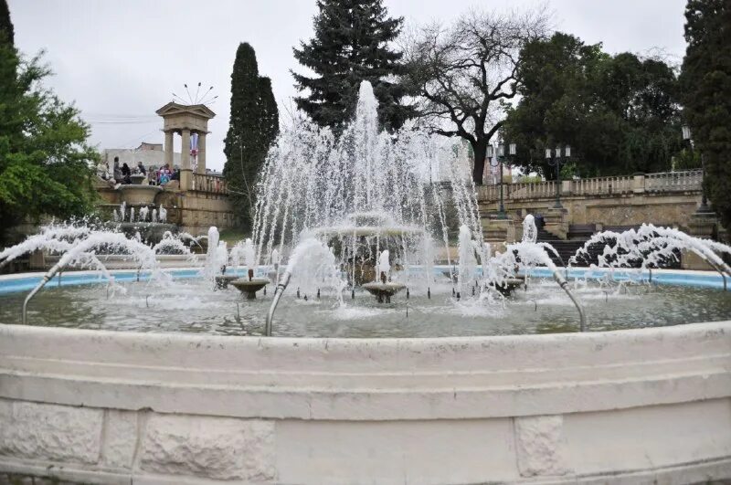 курортный лечебный парк ессентуки. город ессентуки население. театр парк ессентуки. ессентуки открыты. курортный парк ессентуки.