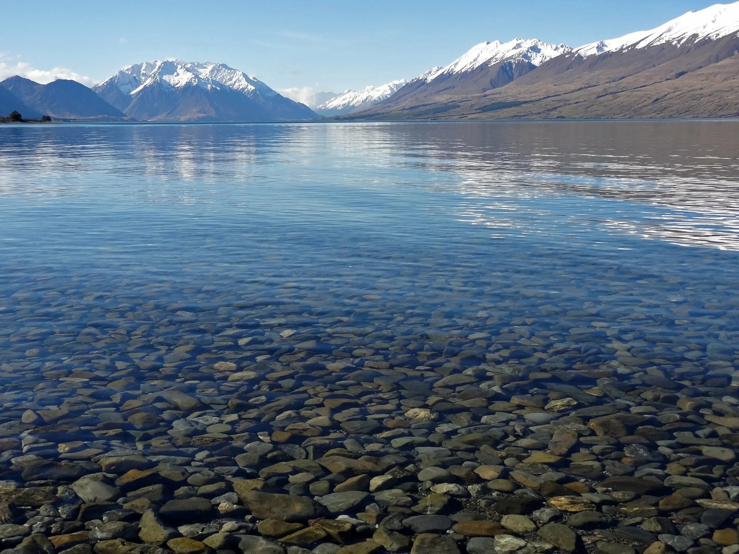 Байкал в евразии. Байкал пресноводное озеро. Озеро Байкал Байкальская вода. Прозрачное озеро Байкал. Озеро Байкал пресная вода.