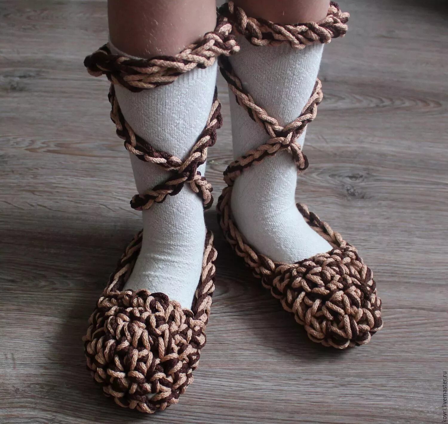 Как сделать лапти для костюма. Как сделать лапти для костюма. Плетение лаптей. Лапти своими руками для костюма. Как сделать лапти для костюма.