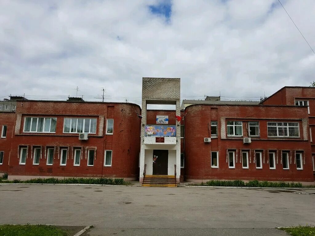 школа 29 казань. г99. екатерининский классицизм. улица 3 магистральная 20. г.