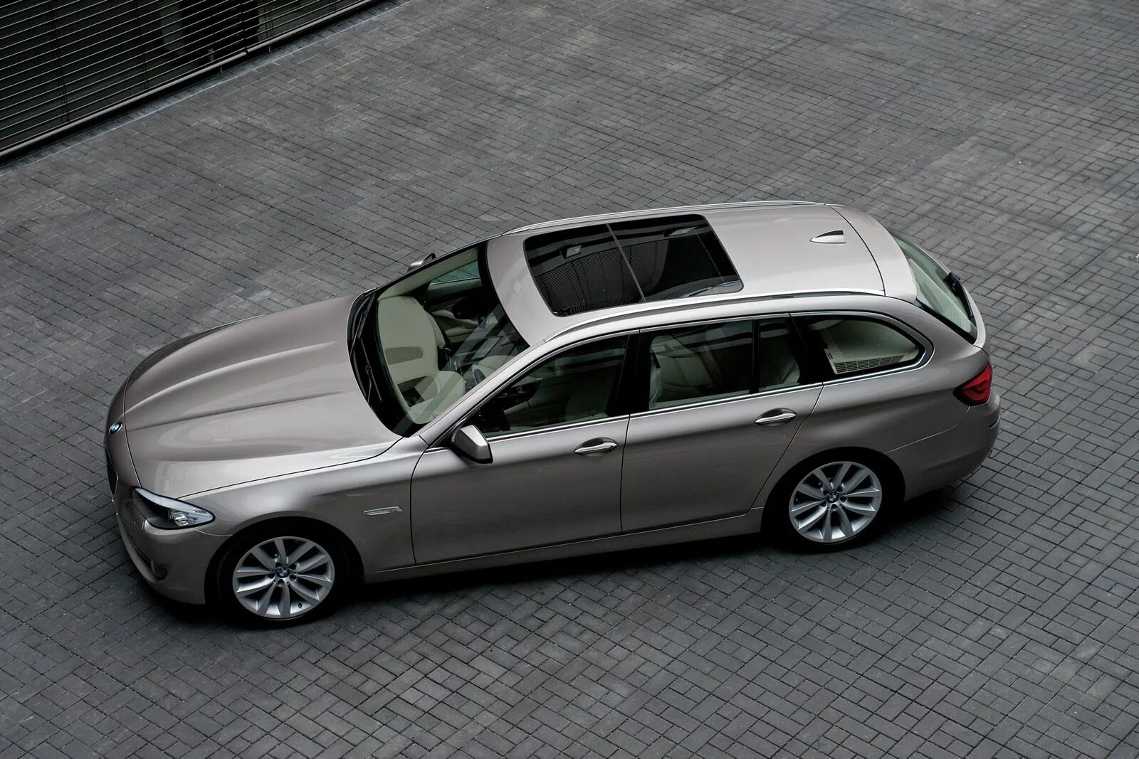 Универсал м. BMW 530d Touring f11. BMW 5 Touring f11. BMW f10 универсал. BMW 5 f10 Touring.