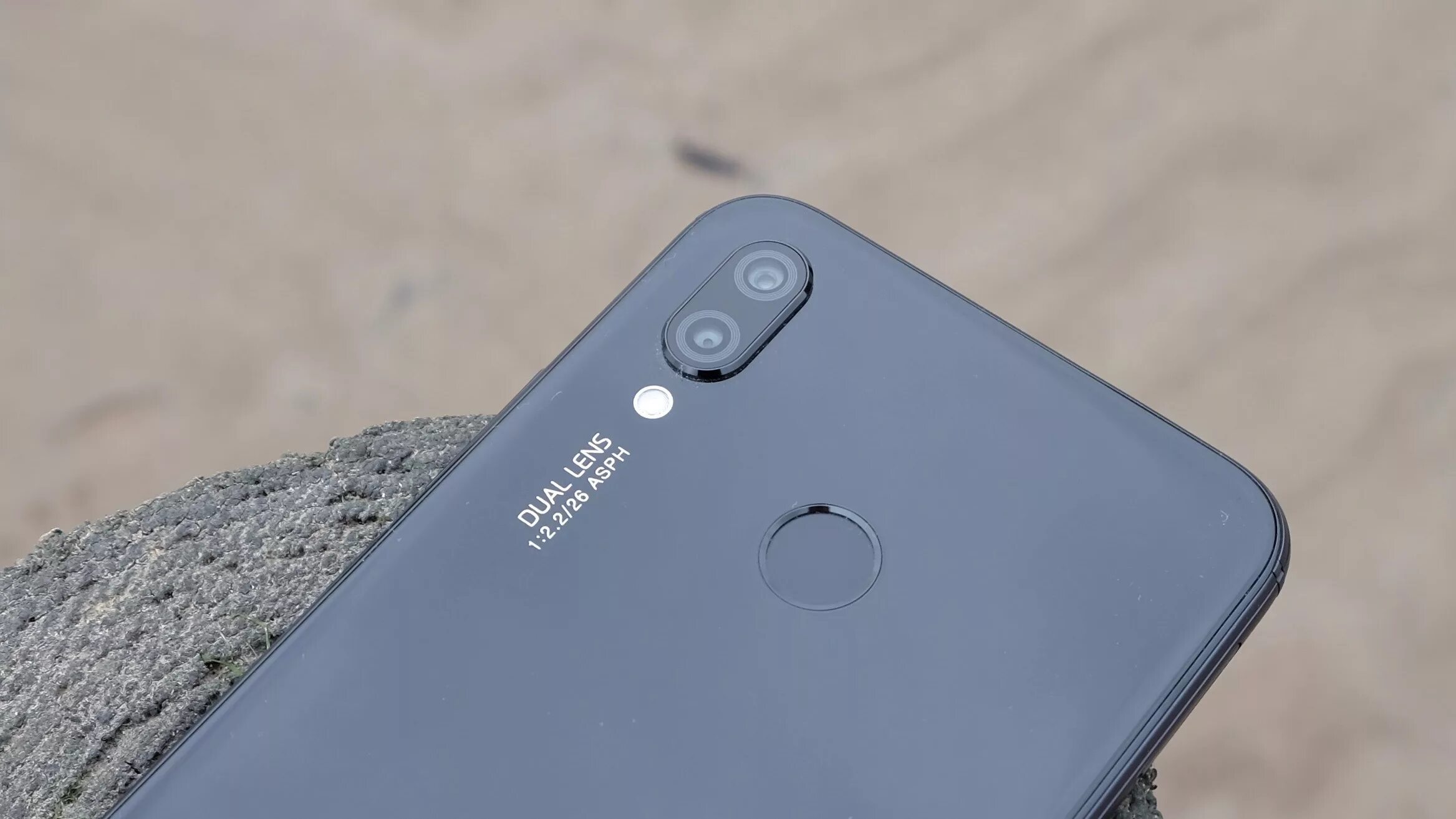 Huawei p20 прошивка. Huawei 2 камеры. Хуавей с 2мя камерами.