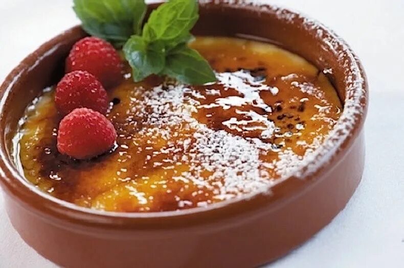 Испанский десерт крем Каталана. Crema Catalana десерт. Каталонский крем (crema Catalán). Каталонский крем десерт Испании. Крем каталана