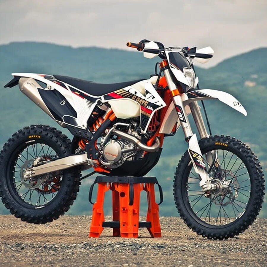 Мощный эндуро. КТМ 500 ехс. KTM 500 EXC-F Six Days. КТМ EXC 300. КТМ 250 эндуро.