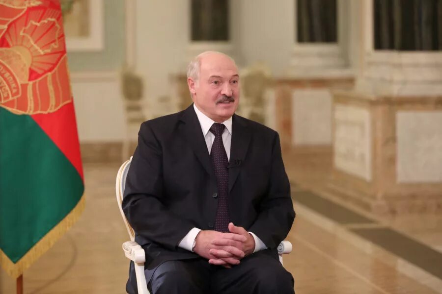 Лукашенко интервью. Интервью лукашенко ввс. Лукашенко и журналисты. Лукашенко 2000. Дарига назарбаева ножки.