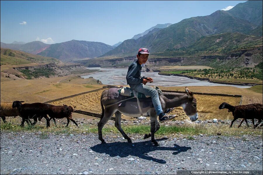 Как выглядит Таджикистан. Таджикистан КХ. Путешественник и Таджикистана. Таджикистан фото природы и занятия населения.