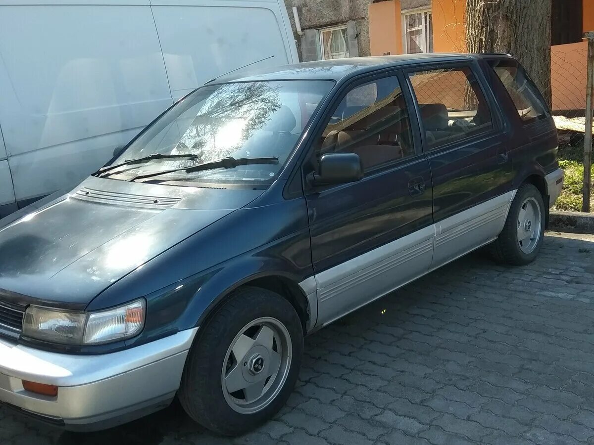 Mitsubishi 1994. Mitsubishi Chariot 1994. Mitsubishi Chariot 2.0 at, 1994. Митсубиси Шариот 2 1994. Митсубиси Шариот 1994 года.