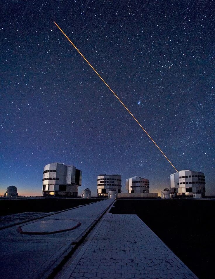 Very large image. Телескоп vlt европейской южной обсерватории. паранальская обсерватория (vlt), чили. европейская южная обсерватория eso телескоп. очень большой телескоп – very large telescope (vlt).