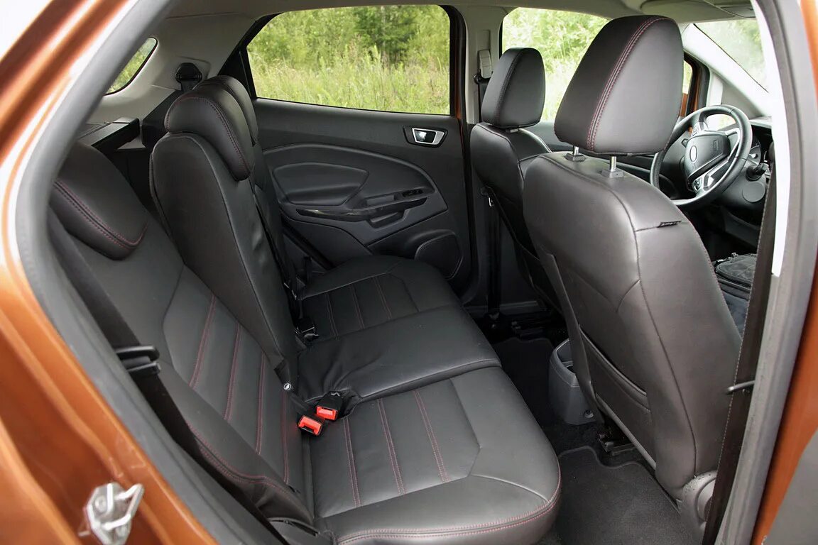 Ford ecosport 2019 салон. Чехлы на форд экоспорт. Форд экоспорт сиденья. Форд экоспорт 2015 задние сиденья. Форд экоспорт салон.