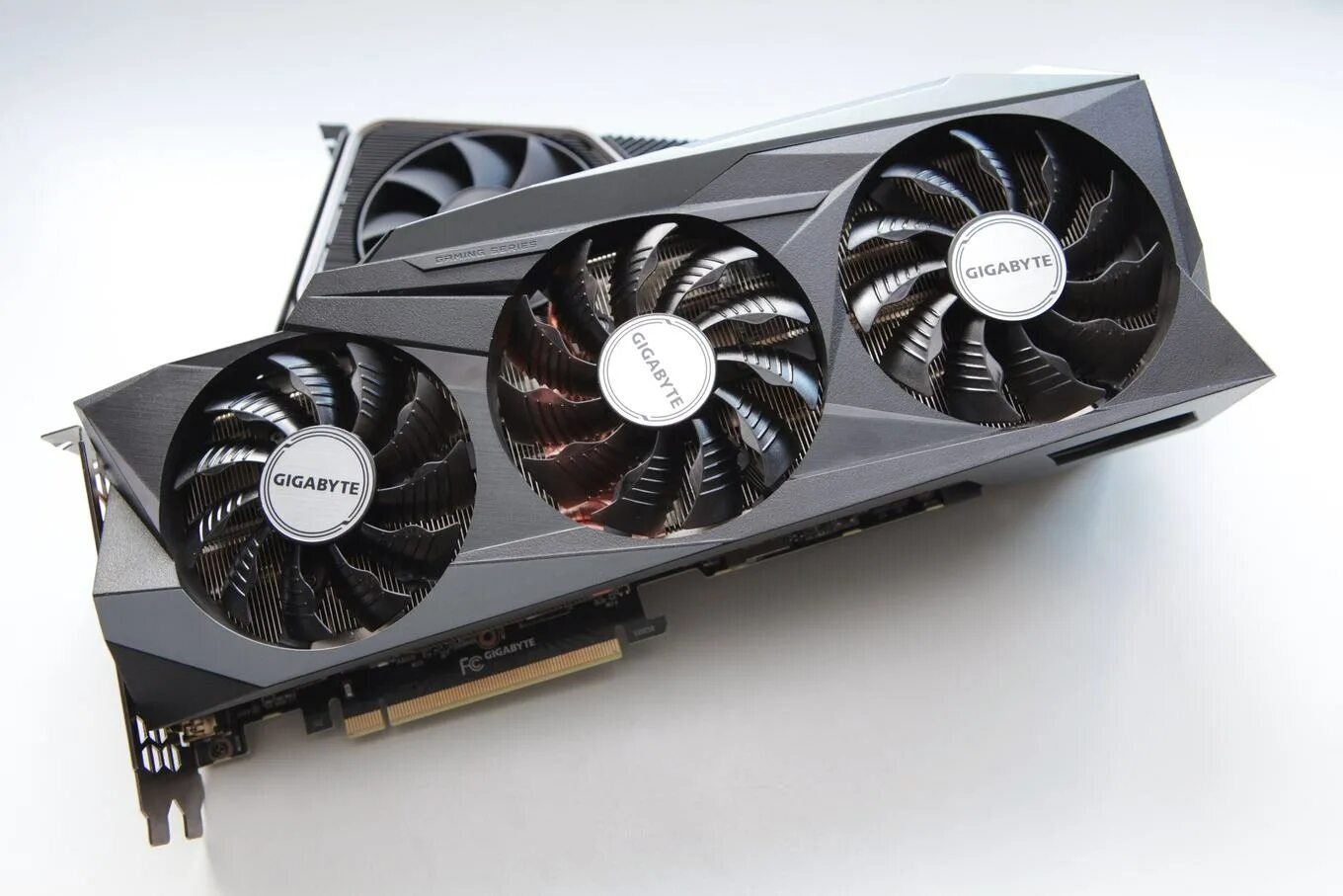 Видеокарта gigabyte geforce rtx 4060 gaming. RTX 3090 Gigabyte. RTX 3090 ti Gigabyte. RTX 3090 24gb. Gigabyte GEFORCE RTX 3090 ti Gaming OC 24g.