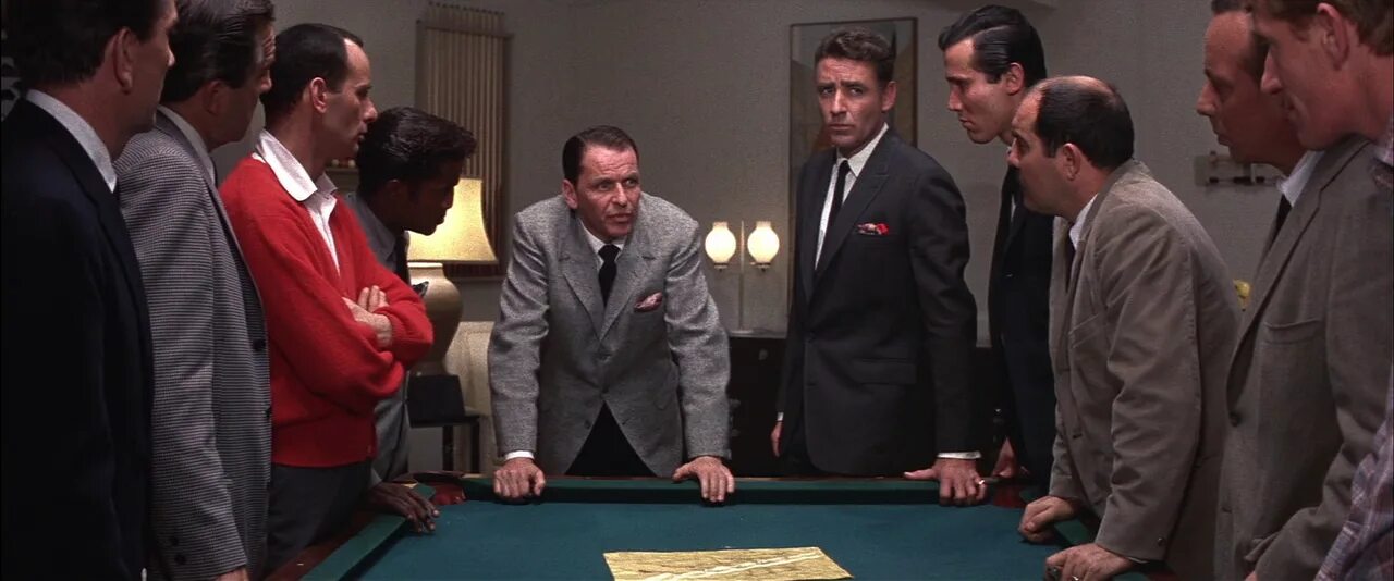 11 друзей оушена фрэнк синатра. брэд питт из 11 друзей оушена. друзья оушена 1960. 11 друзей оушена фрэнк синатра. 11 друзей оушена 1960.