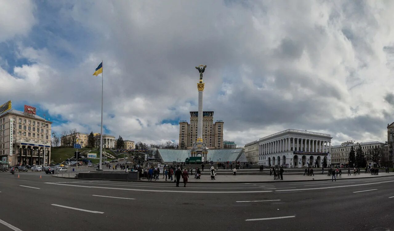 Майдан независимости Киев. Площадь независимости Киев. Площадь Майдана в Киеве. Киев Россия.