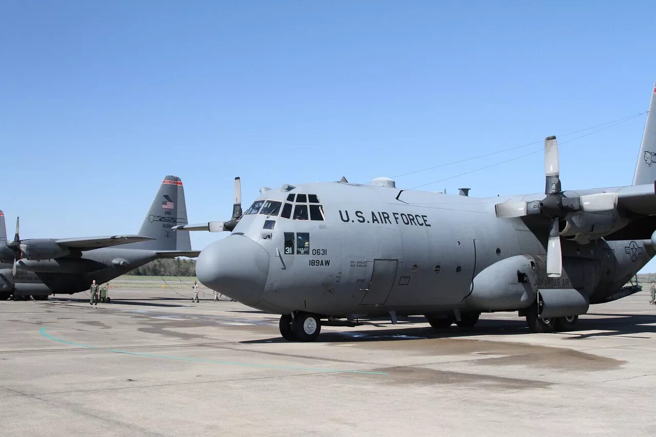 C-130 Hercules. Самолет с 130 Hercules. Военный грузовой самолет c 130 h. Локхид с 130 Геркулес.