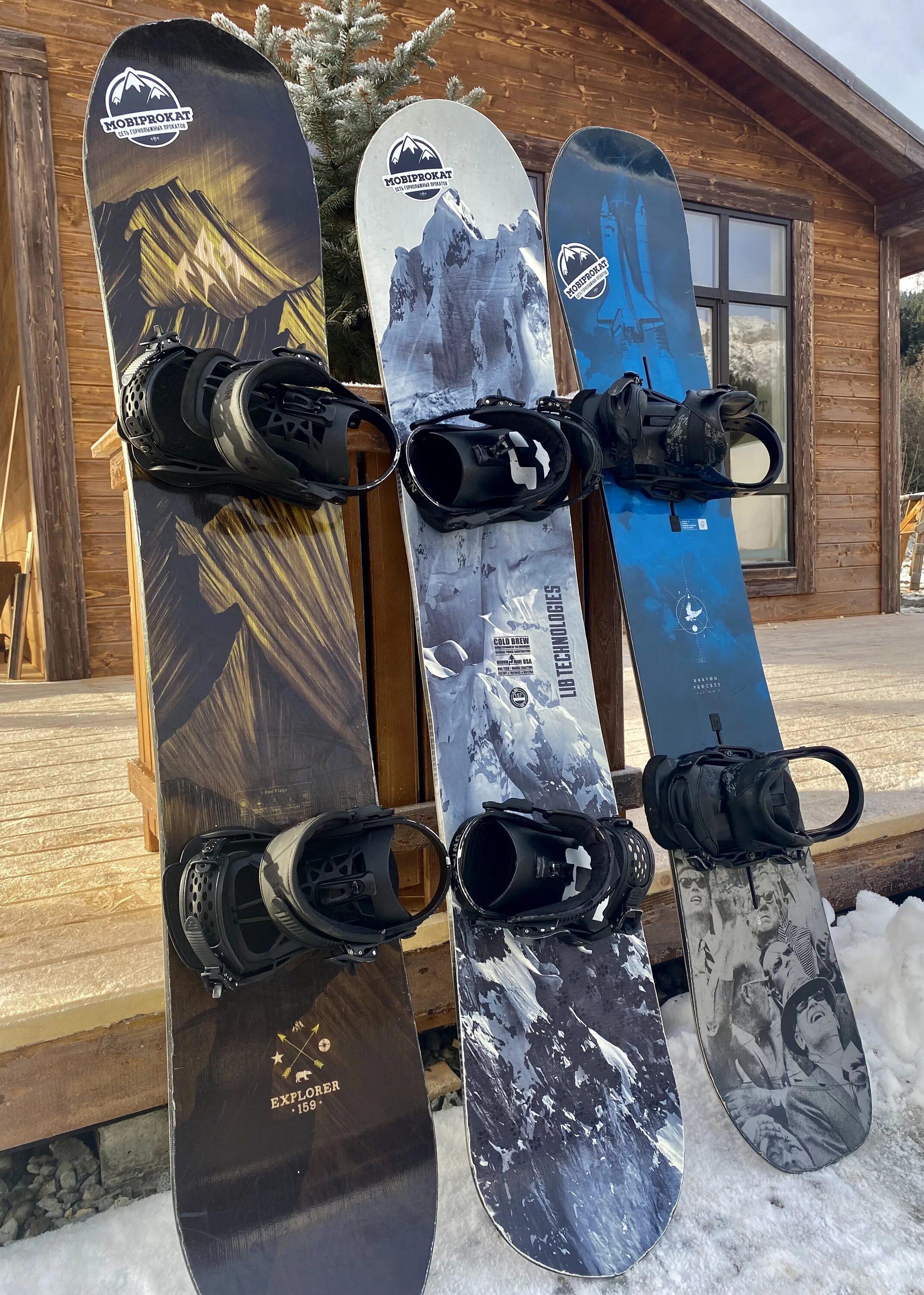 прокат сноубордов архыз. катание на сноуборде. пара сноуборд. покатушки на сноуборде. прокат зимнего спортивного инвентаря.