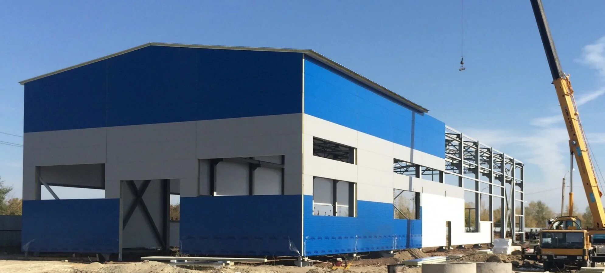 Производственные здания и сооружения. Промышленное здание сендвичные панели. Быстровозводимые здания. Быстро возводимые здания. Астрон билдингс.