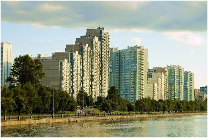 Москва река нагатинская набережная. Паруса на нагатинской набережной. Нагатинская набережная сверху. Коломенское, нагатинский затон. Нагатинская набережная москва.