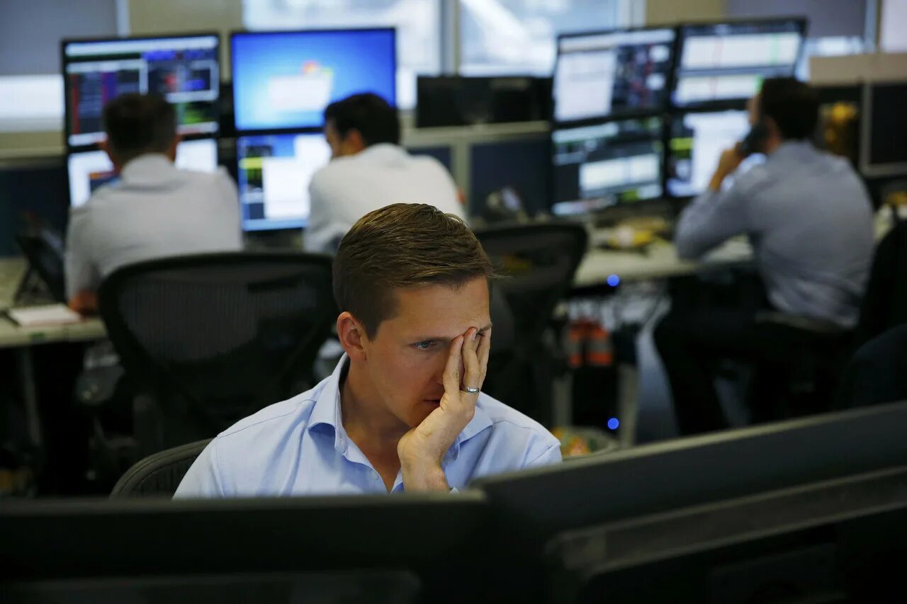 брокерский стив. фондового рынка и человек. фондовый рынок. паника на фондовом рынке. фондовая биржа.