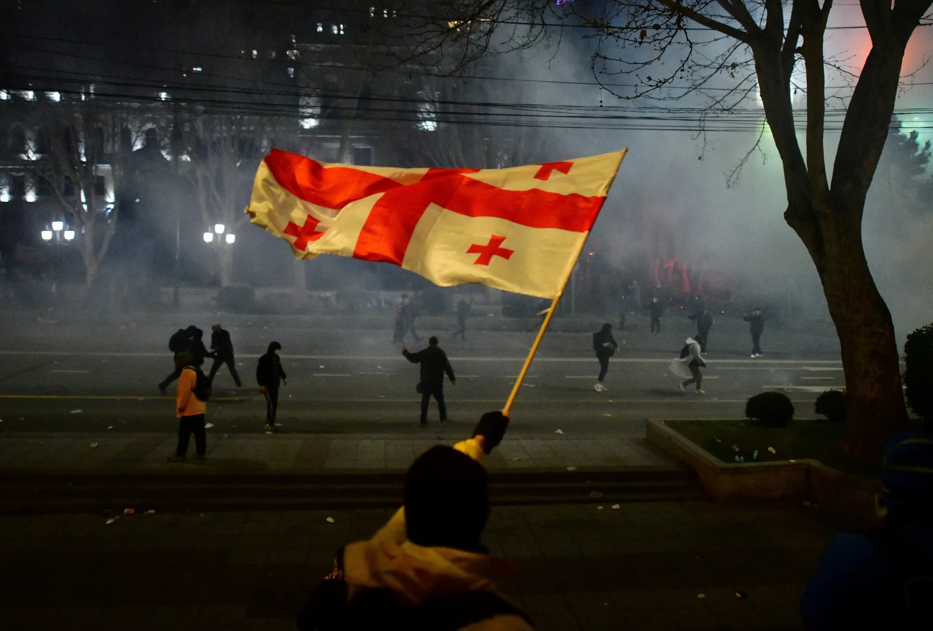 Митинги во франции. Georgia 2023. Georgia 2023. Грузия сторонники грузинской мечты. Флаг сванетии.