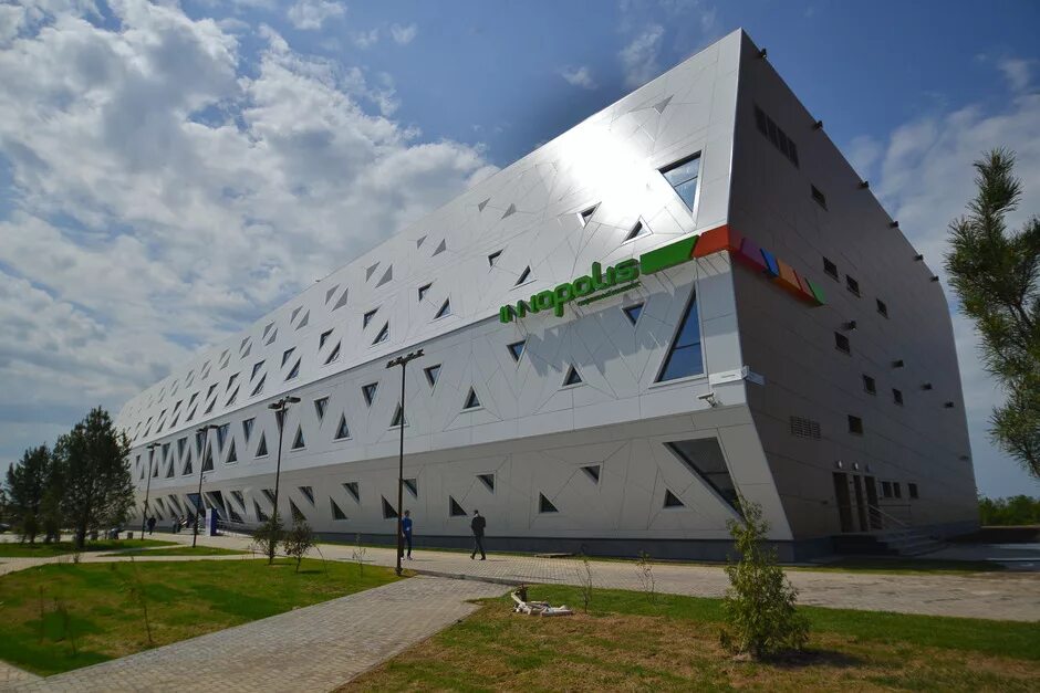 Политех колледж городского хозяйства спб. University renders. Спорткомплексы университетов. Иннополис спорткомплекс. Легкоатлетический манеж бассейн.