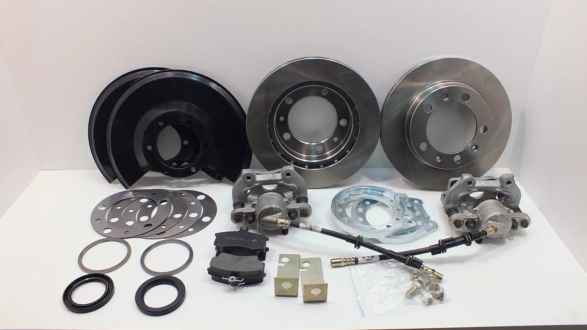 Комплект дисковых тормозов на уаз передний мост тимкен (гражданский). Задние дисковые тормоза efp gfnhbjn 2015. Комплект дисковых тормозов на уаз 469 на гражданские мосты. Дисковые тормоза на уаз 469 на гражданские мосты с 15 дисками. Дисковые тормоза на уаз военные мосты с суппортом уаз 3160.